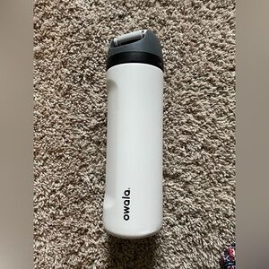 Owala FreeSip 24oz Stainless Steel water bottle